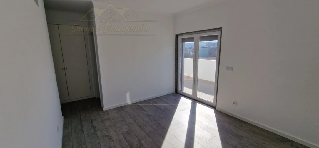 Apartamento T3 para Venda em Lourinhã e Atalaia Foto 23