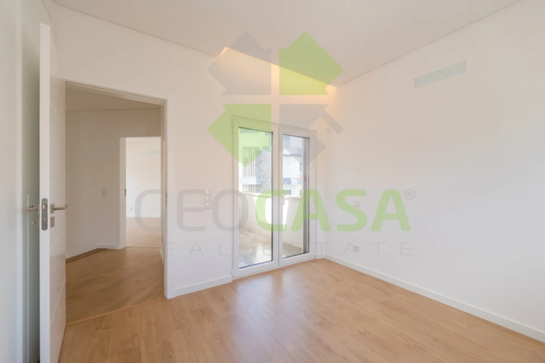 Moradia T3 para Venda em São Domingos de Rana Foto 37