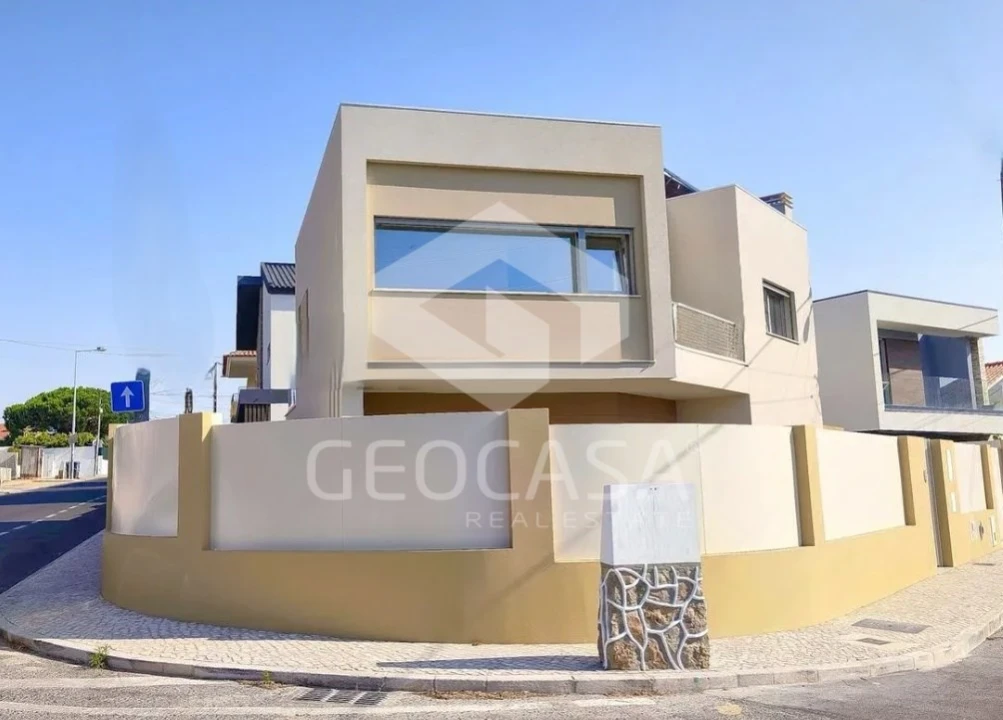 Moradia T3 para Venda em São Domingos de Rana Foto 1
