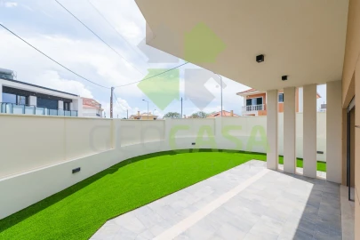 Moradia T3 para Venda em São Domingos de Rana