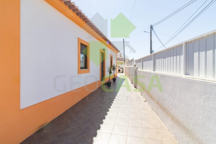 Moradia T4 para Venda em Santo Isidoro Foto 66