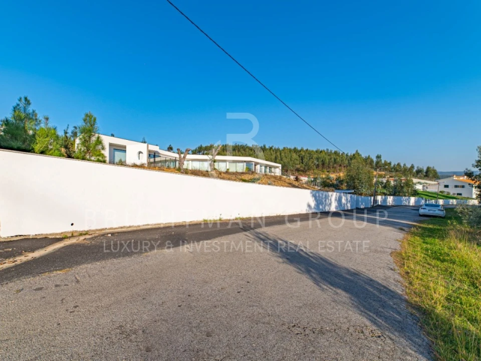 Moradia T4 para Venda em São Miguel do Mato Foto 4