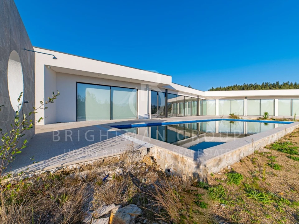 Moradia T4 para Venda em São Miguel do Mato Foto 2