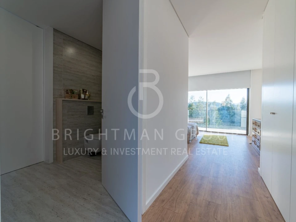 Moradia T4 para Venda em São Miguel do Mato Foto 16