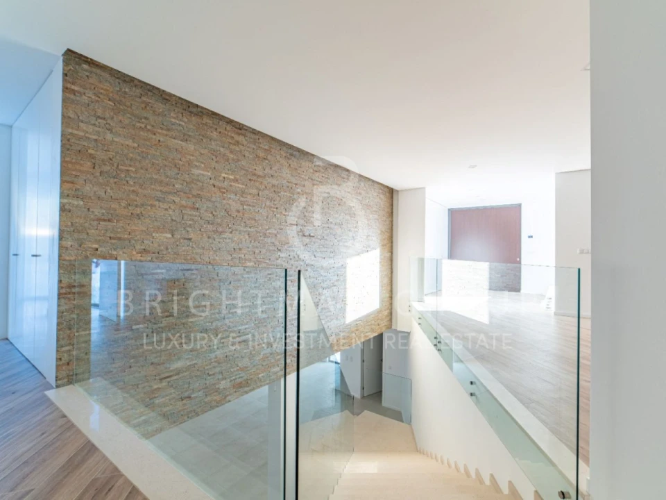 Moradia T4 para Venda em São Miguel do Mato Foto 15