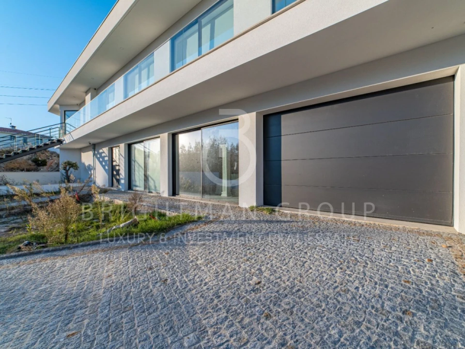 Moradia T4 para Venda em São Miguel do Mato Foto 23