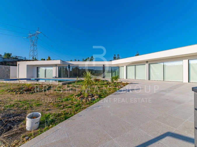 Moradia T4 para Venda em São Miguel do Mato Foto 25