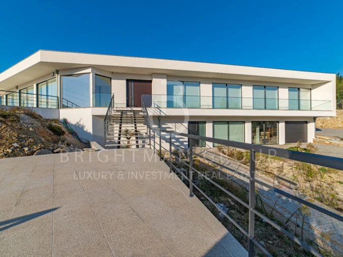 Moradia T4 para Venda em São Miguel do Mato Foto 26