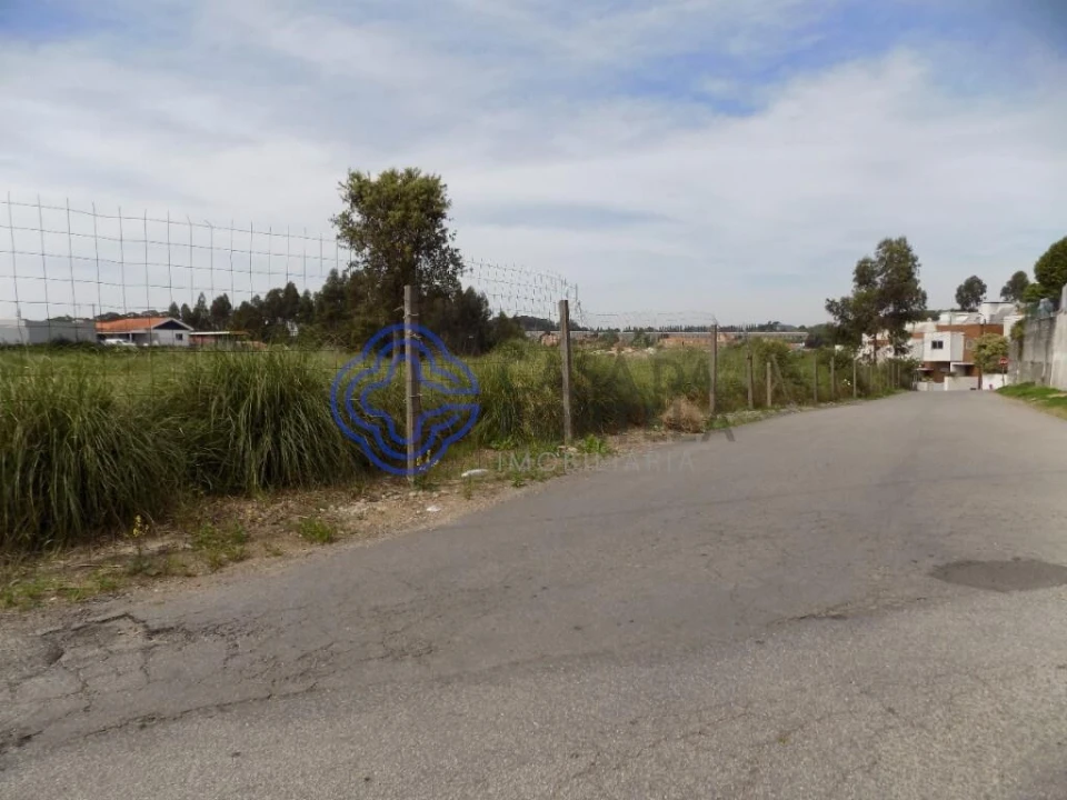 Terreno para Venda em Grijó e Sermonde Foto 3