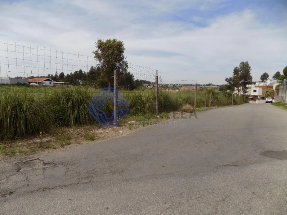Terreno para Venda em Grijó e Sermonde Foto 2