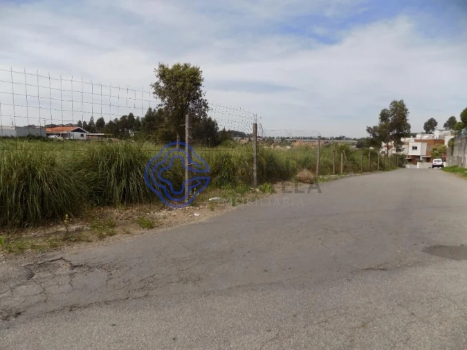 Terreno para Venda em Grijó e Sermonde Foto 2