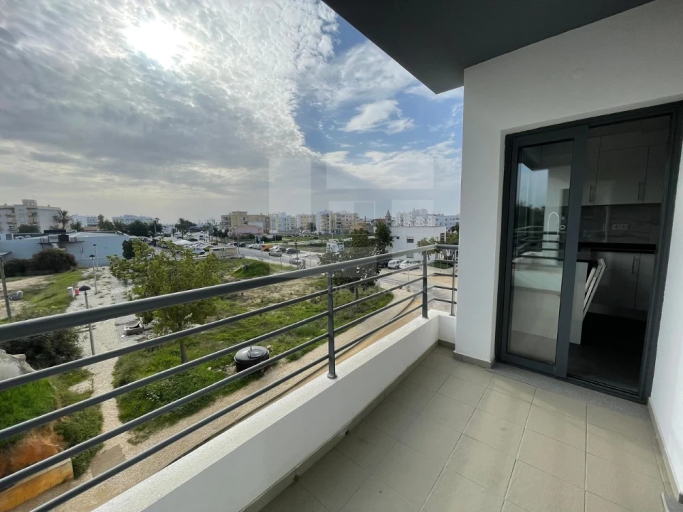 Apartamento T3 para Venda em Quelfes Foto 11