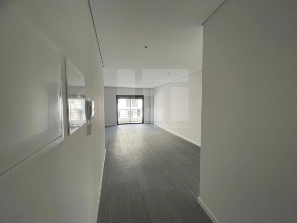 Apartamento T3 para Venda em Quelfes Foto 13