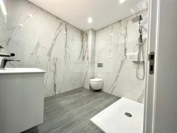 Apartamento T3 para Venda em Quelfes