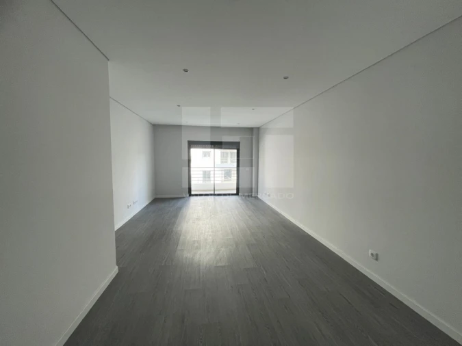 Apartamento T3 para Venda em Quelfes Foto 14