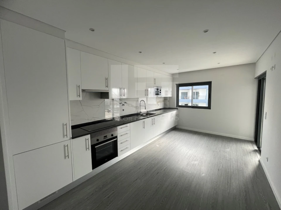 Apartamento T3 para Venda em Quelfes Foto 21