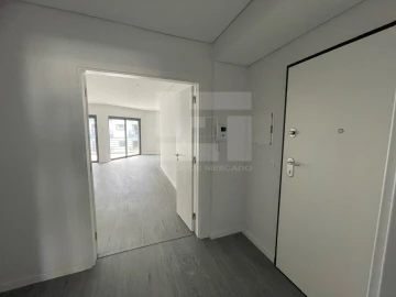 Apartamento T3 para Venda em Quelfes