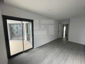 Apartamento T3 para Venda em Quelfes
