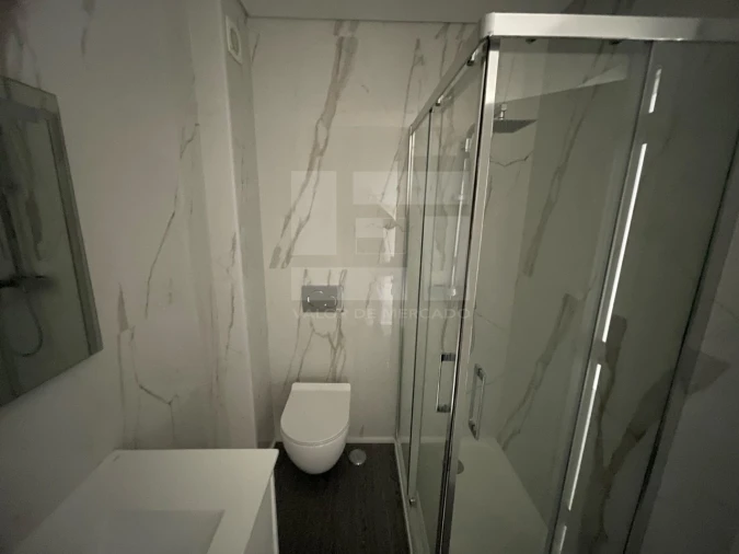 Apartamento T3 para Venda em Quelfes Foto 16