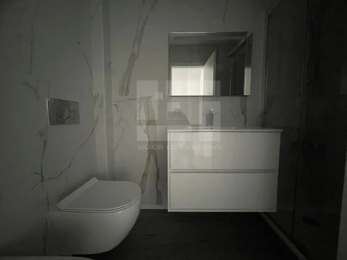 Apartamento T3 para Venda em Quelfes Foto 20