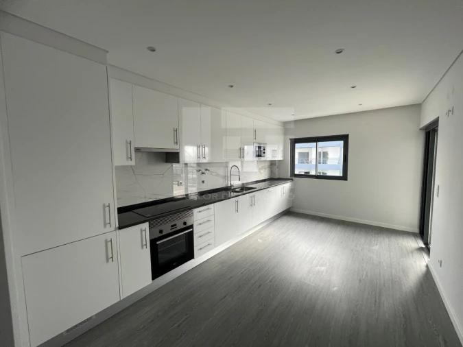 Apartamento T3 para Venda em Quelfes Foto 21