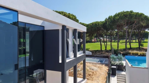 Moradia T4 para Venda em Quarteira