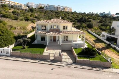 Moradia T4 para Venda em Albufeira e Olhos de Água