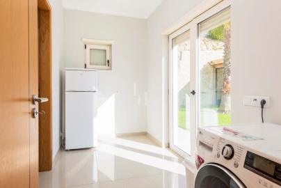 Moradia T4 para Venda em Albufeira e Olhos de Água
