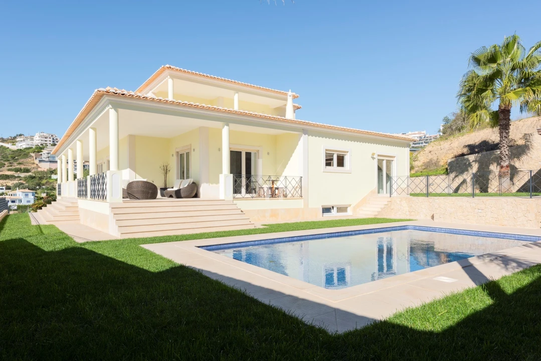 Moradia T4 para Venda em Albufeira e Olhos de Água Foto 2