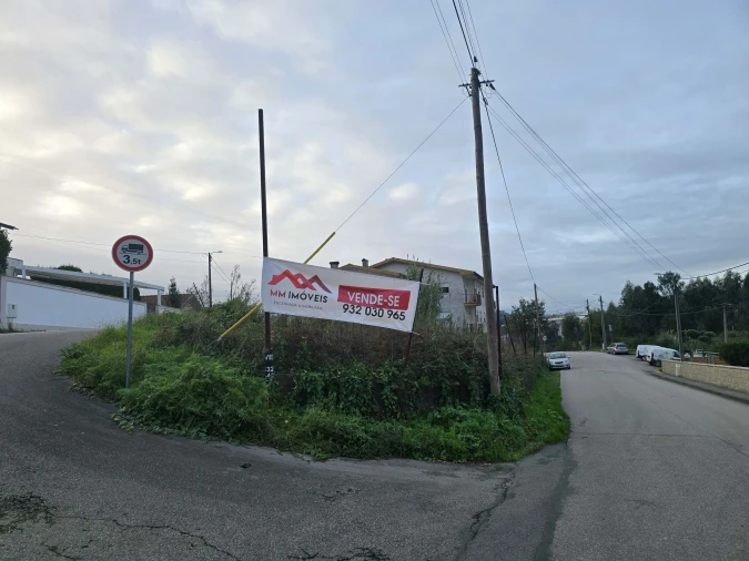 Terreno para Venda em Vila de Cucujães Foto 3