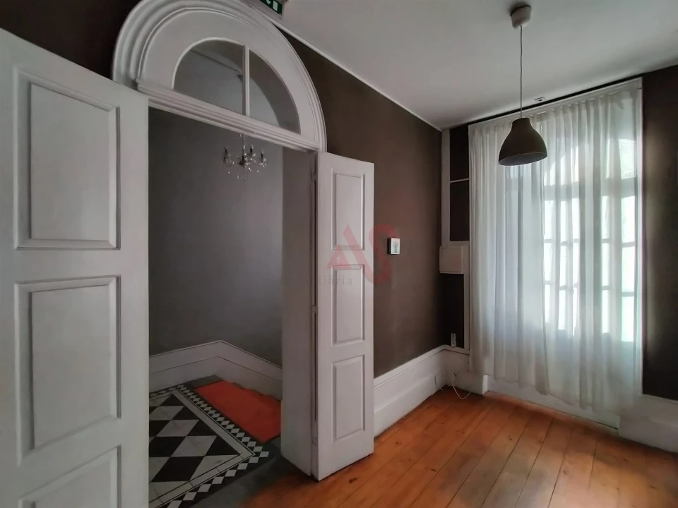 Escritório para Arrendamento em Caldas de Vizela (São Miguel e São João) Foto 10