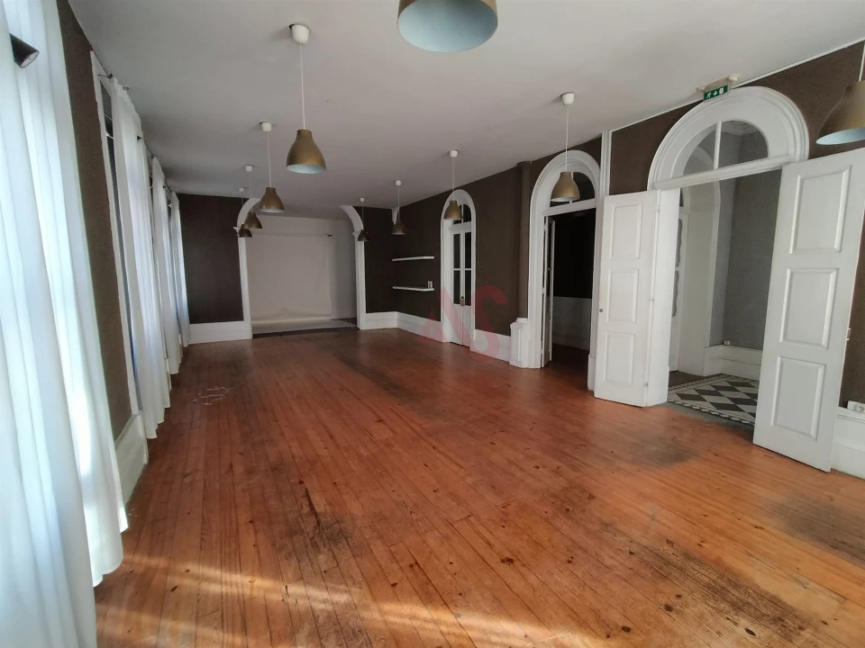 Escritório para Arrendamento em Caldas de Vizela (São Miguel e São João) Foto 5