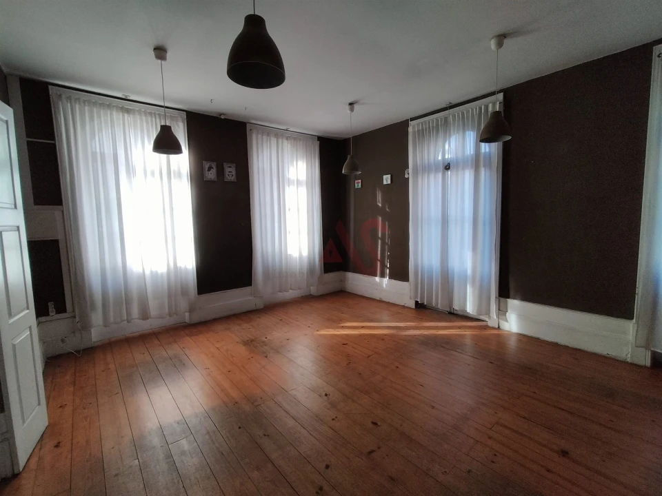 Escritório para Arrendamento em Caldas de Vizela (São Miguel e São João) Foto 7