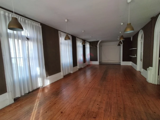 Escritório para Arrendamento em Caldas de Vizela (São Miguel e São João) Foto 3