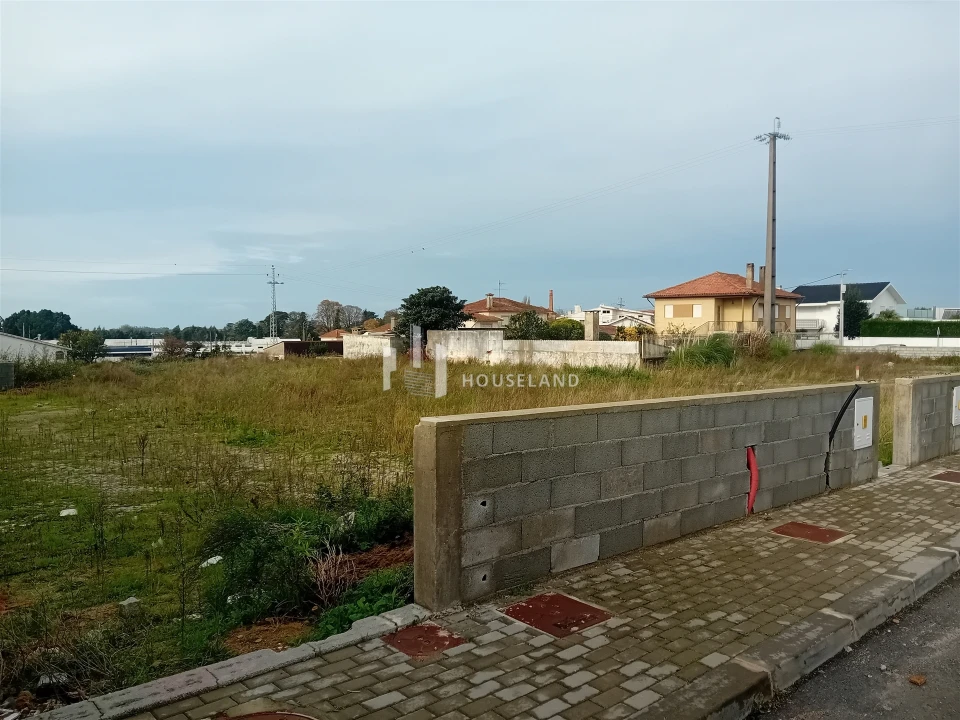 Terreno para Venda em Paços de Brandão Foto 5