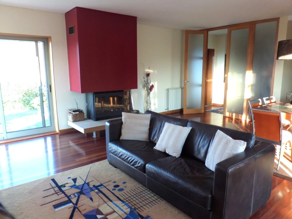 Moradia T4 para Venda em Loivo Foto 11