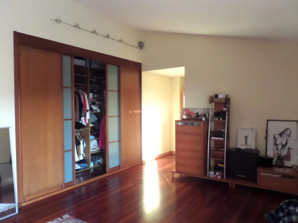 Moradia T4 para Venda em Loivo Foto 19