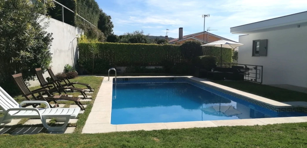 Moradia T4 para Venda em Loivo Foto 32