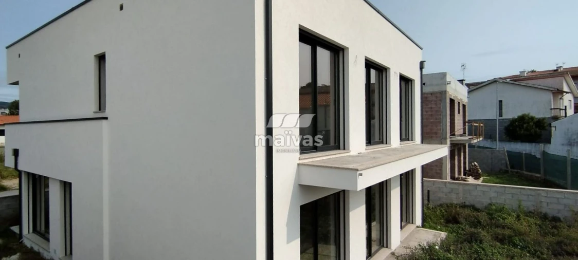 Moradia T3 para Venda em Vila Verde e Barbudo Foto 5