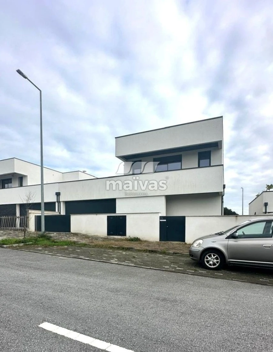 Moradia T3 para Venda em Vila Verde e Barbudo Foto 4