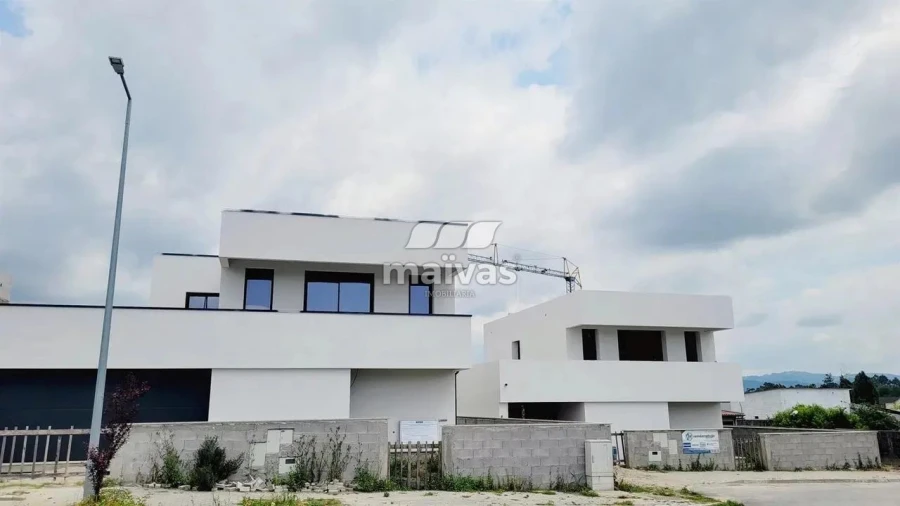 Moradia T3 para Venda em Vila Verde e Barbudo Foto 35