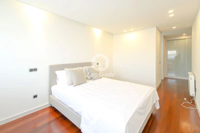 Apartamento T4 para Venda em Póvoa de Varzim, Beiriz e Argivai