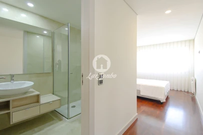 Apartamento T4 para Venda em Póvoa de Varzim, Beiriz e Argivai