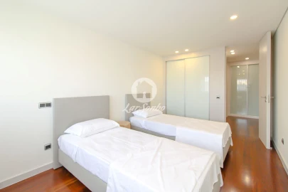 Apartamento T4 para Venda em Póvoa de Varzim, Beiriz e Argivai