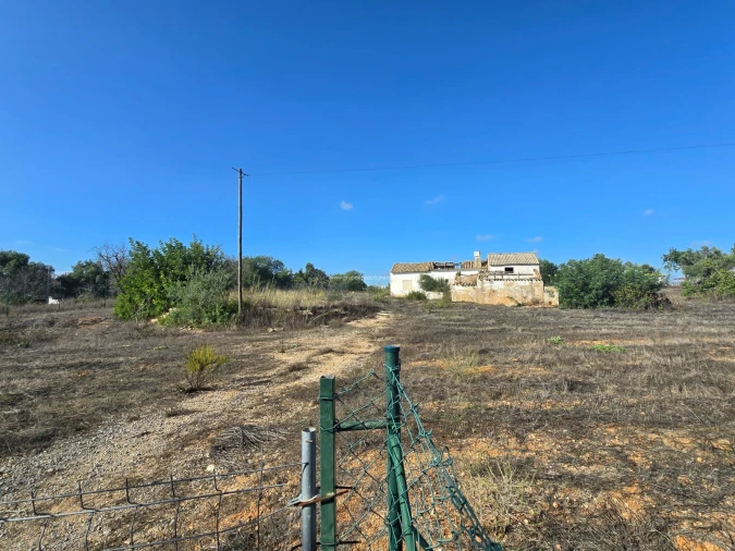 Terreno para Venda em Quelfes Foto 2