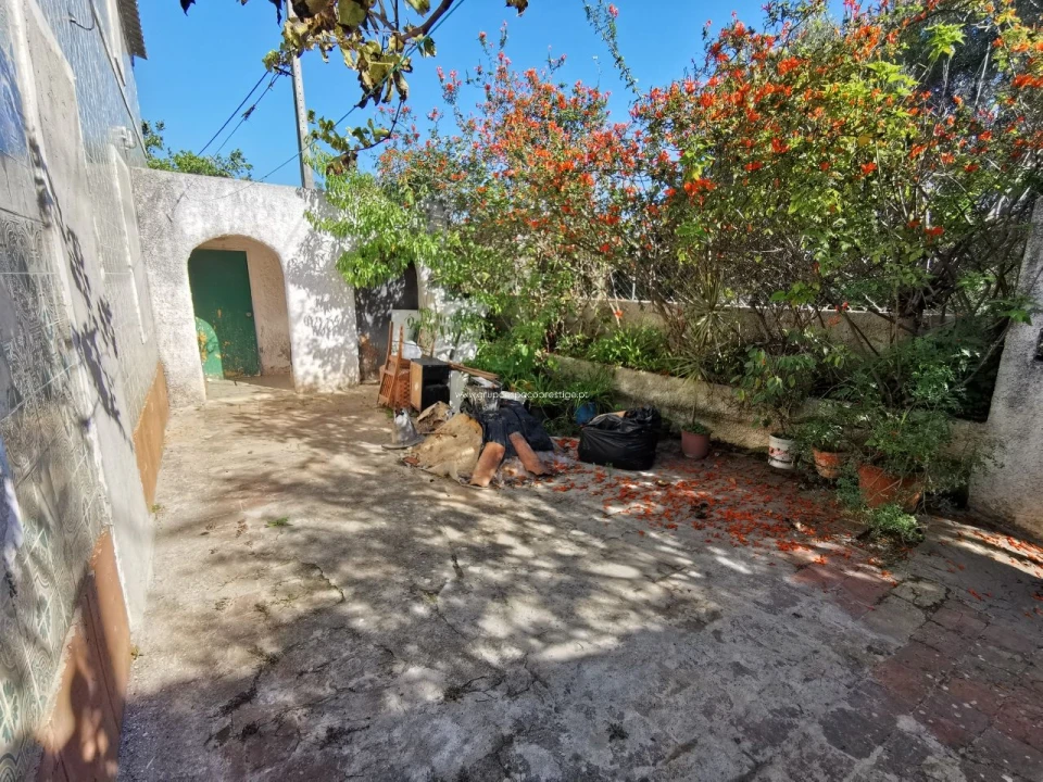 Moradia T0 para Venda em Quelfes Foto 5