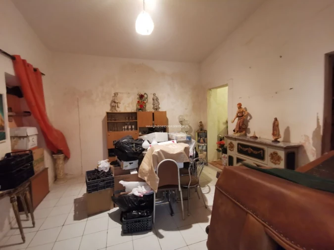 Moradia T0 para Venda em Quelfes Foto 18