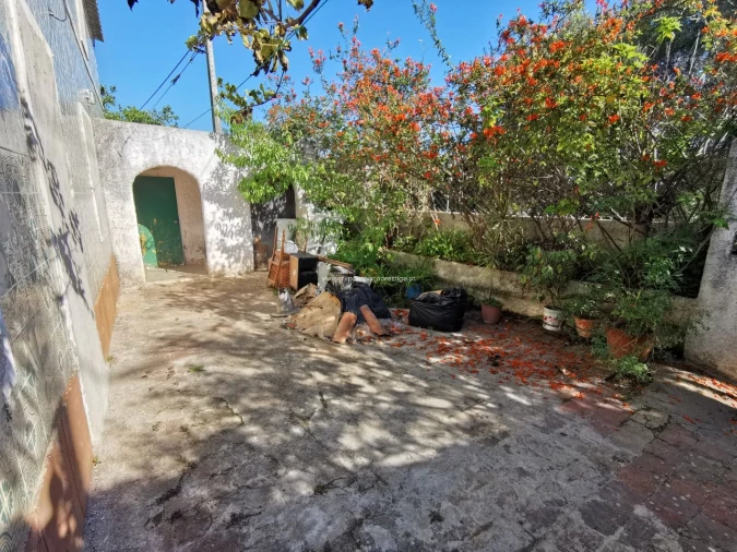 Moradia T0 para Venda em Quelfes Foto 5