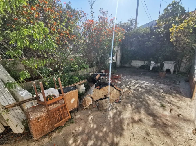 Moradia T0 para Venda em Quelfes Foto 10