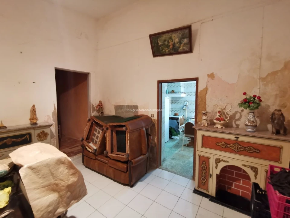 Moradia T0 para Venda em Quelfes Foto 14